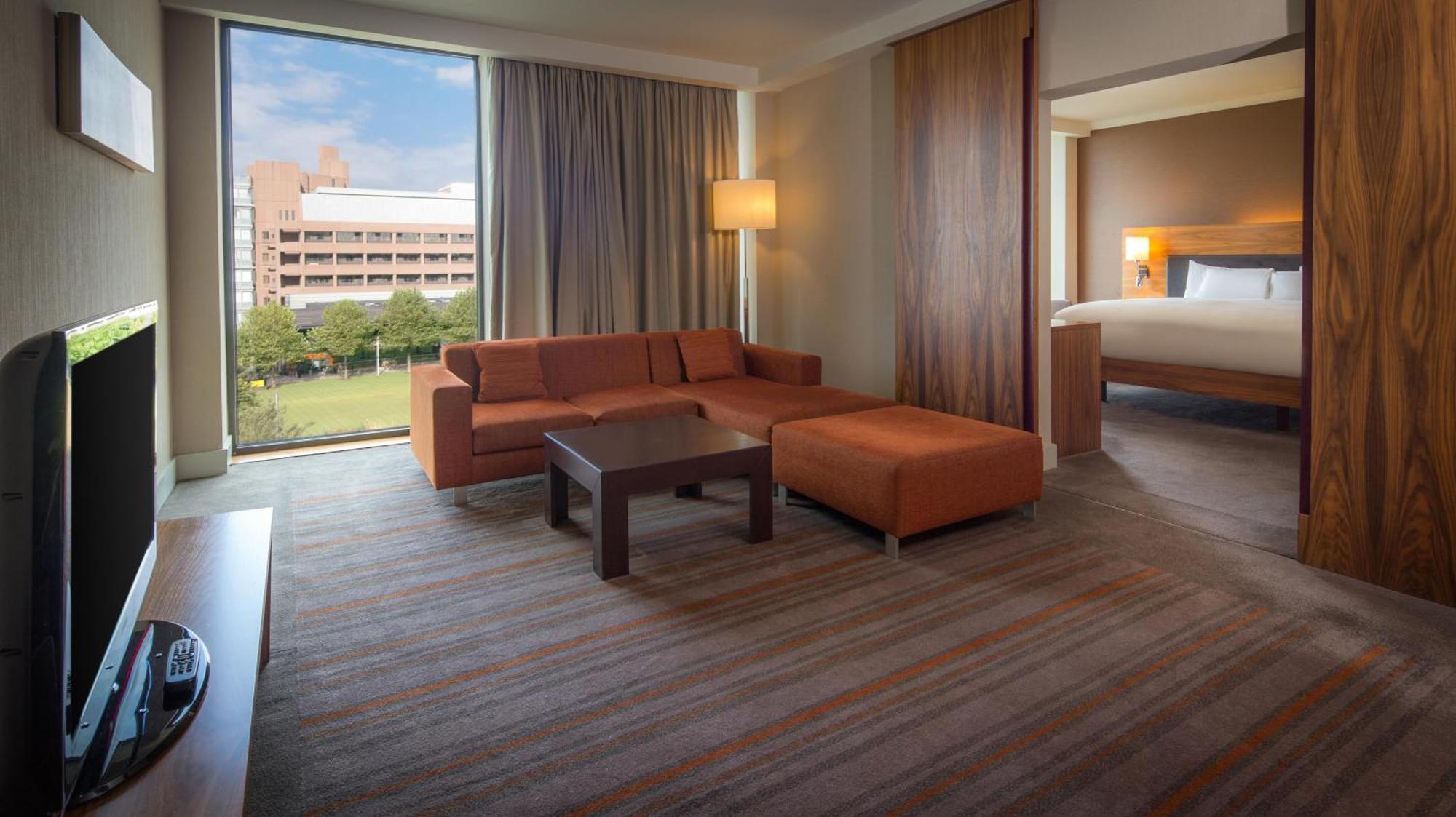 Executive Suite Park View,1765819861:JPEG